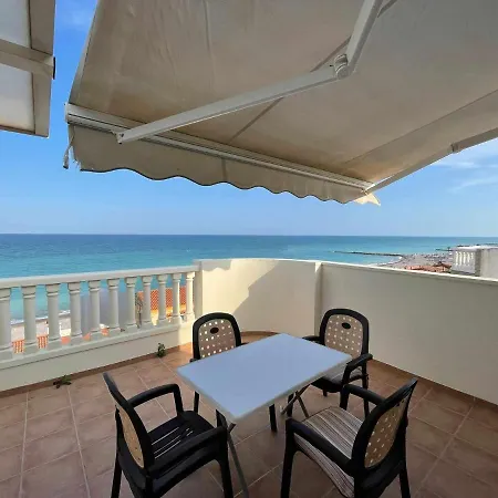 Apartamento Atico En 1ª Linea En *