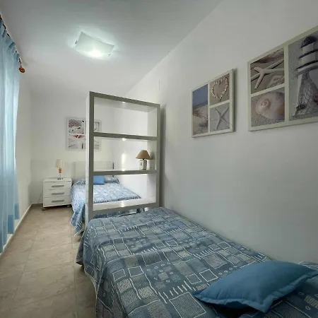 Apartment Atico En 1ª Linea En *